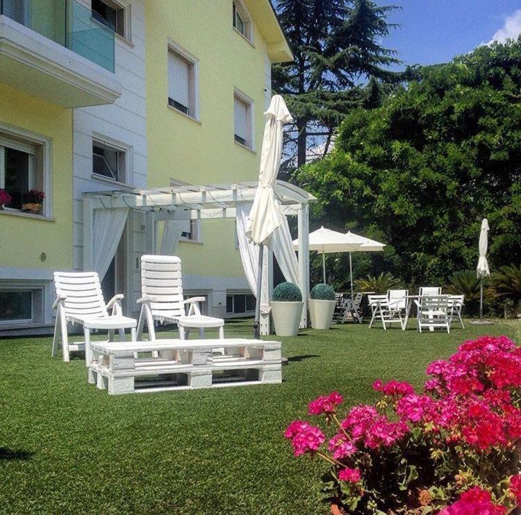 Ascoli Bonjour B&B & Apartments Parcheggio Privato & Giardino アスコリ・ピチェーノ エクステリア 写真