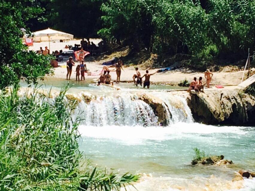 Ascoli Bonjour B&B & Apartments Parcheggio Privato & Giardino アスコリ・ピチェーノ エクステリア 写真