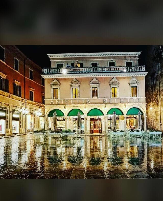Ascoli Bonjour B&B & Apartments Parcheggio Privato & Giardino アスコリ・ピチェーノ エクステリア 写真