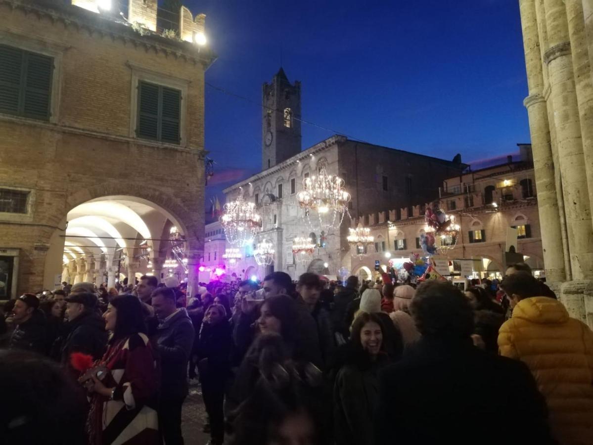 Ascoli Bonjour B&B & Apartments Parcheggio Privato & Giardino アスコリ・ピチェーノ エクステリア 写真